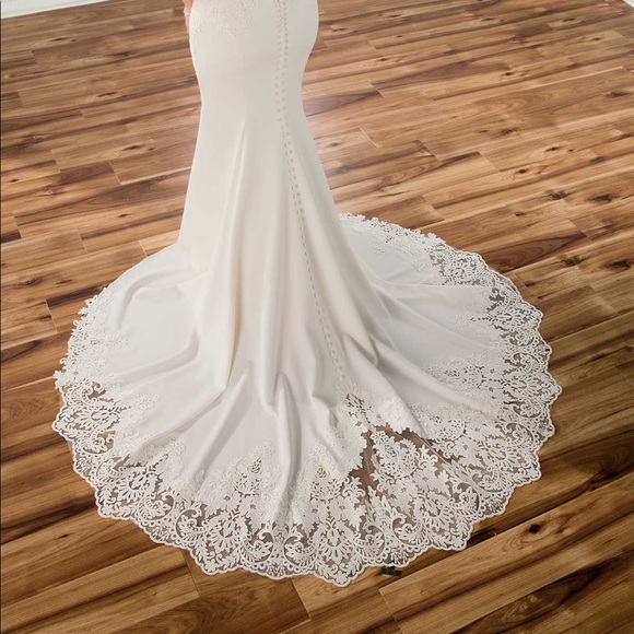 Essence of Australia D2508 Wedding Dress - Picture 9 of 11